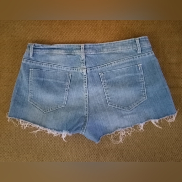 WOMENS SIZE 30 "21 DENIM" BUTTON ON WAIST ZIP-CROTCH SHORTS - Picture 2 of 4